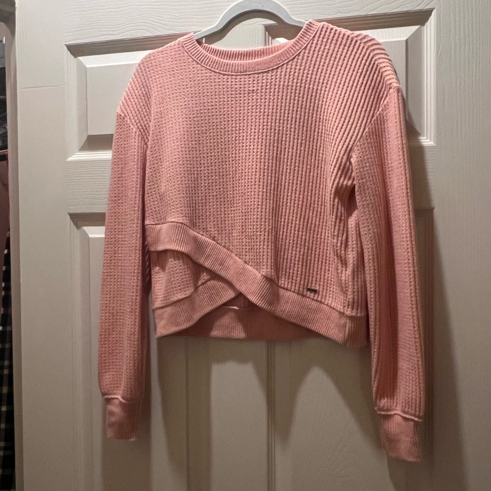 Semi crop holster peach sweater